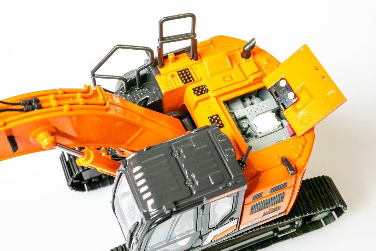 Hitachi ZX225US-7 1/50 Construction Machinery Miniature Model Excavator Car New