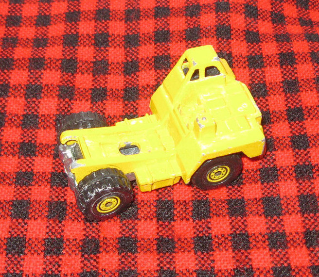 1979 DIECAST HOT WHEELS CAT CONSTRUCTION CAB ~Good Condition~Nice Paint~MALAYSIA