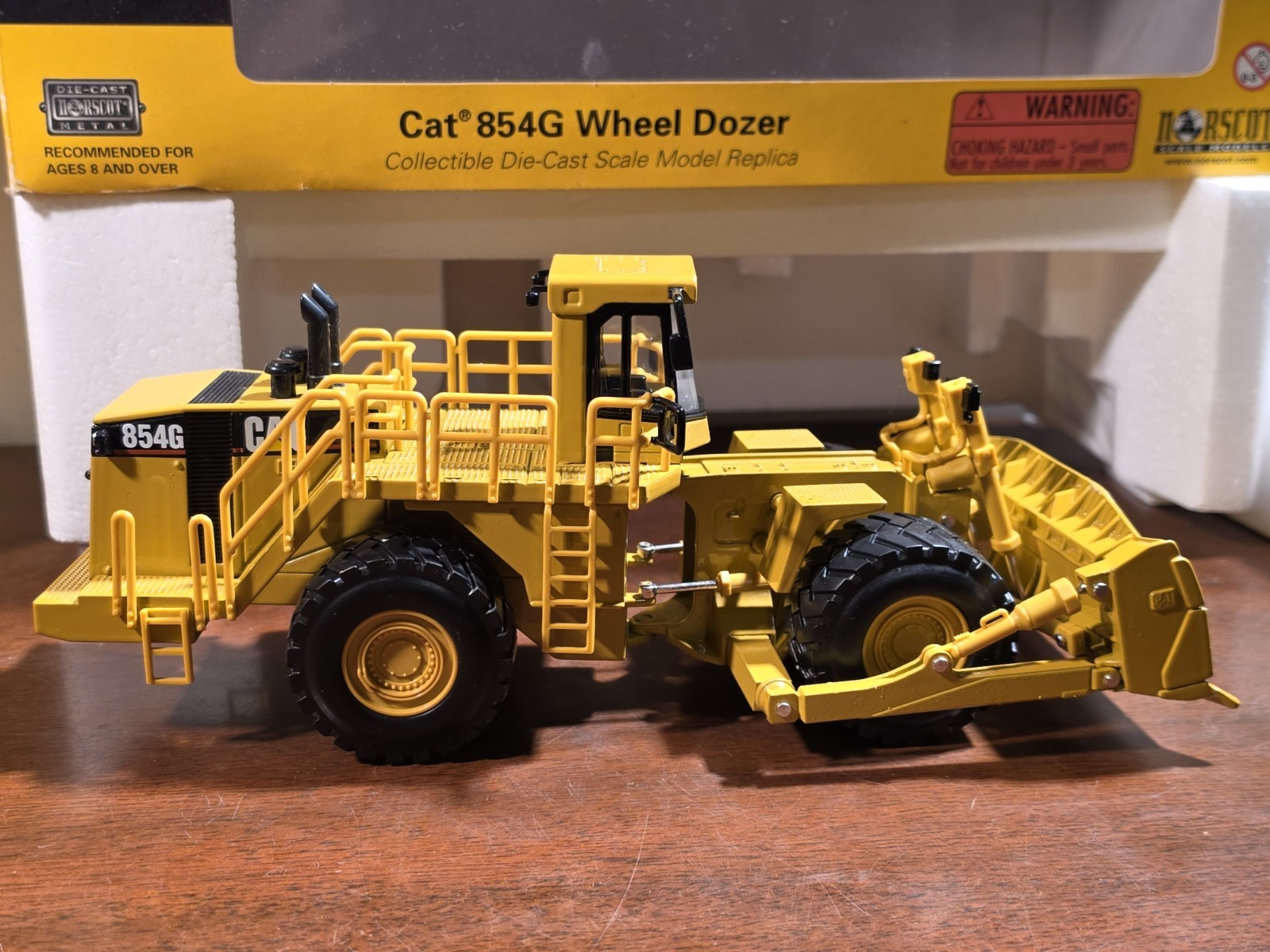W/ BOX Norscot #55159 1:50 Scale Diecast CAT 854G Wheel Dozer 2005 Caterpillar