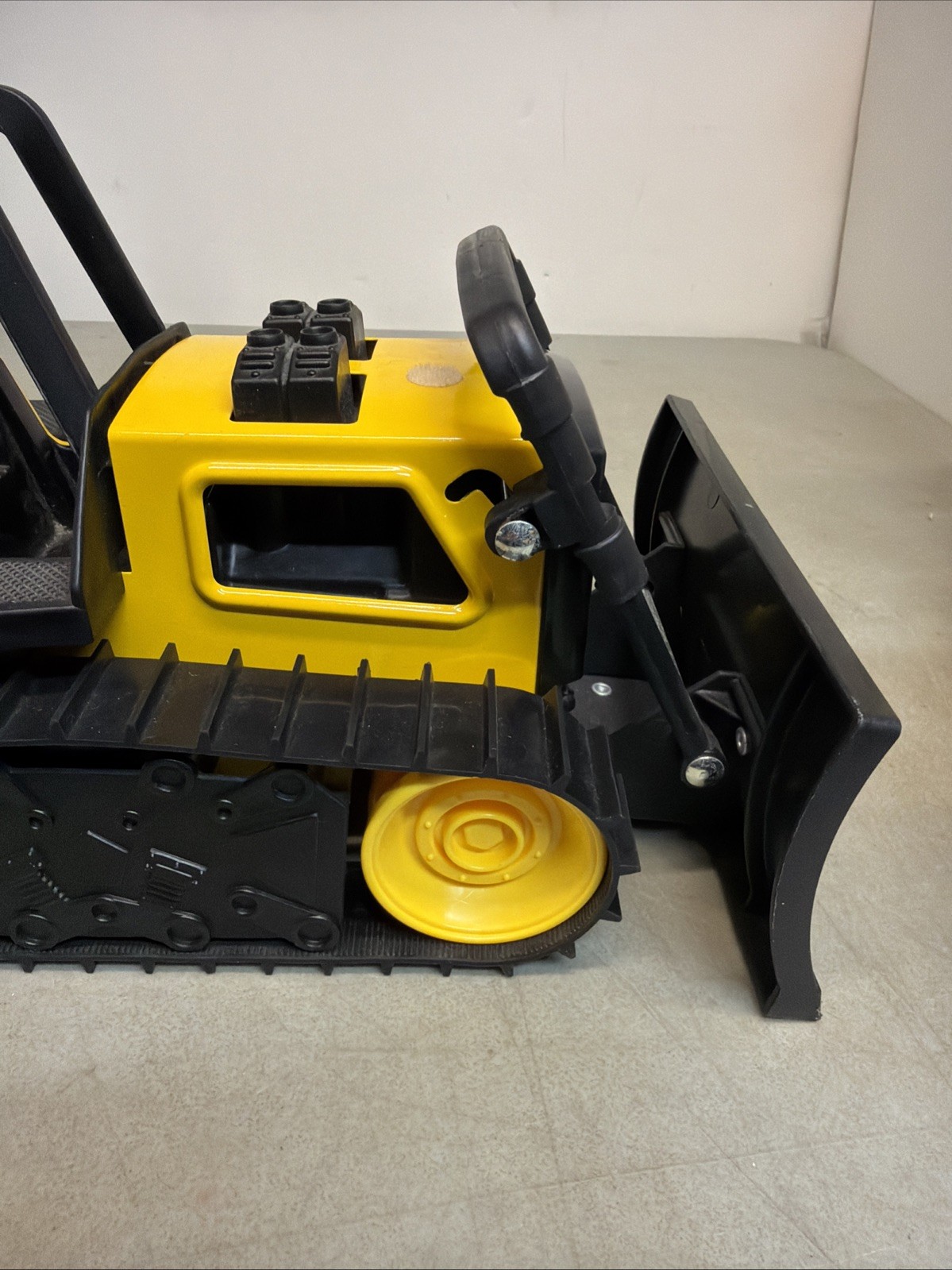 Hasbro 2012 Tonka Yellow Plastic Bulldozer M-7461 Hasbro Funrise #92961