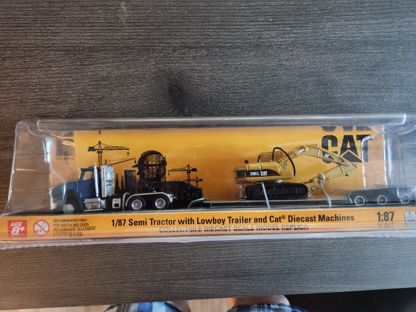 CAT CT660 DAY CAB TRACTOR w/LOWBOY TRAILER & CAT 315C HYDRAULIC EXCAVATOR – 1:87