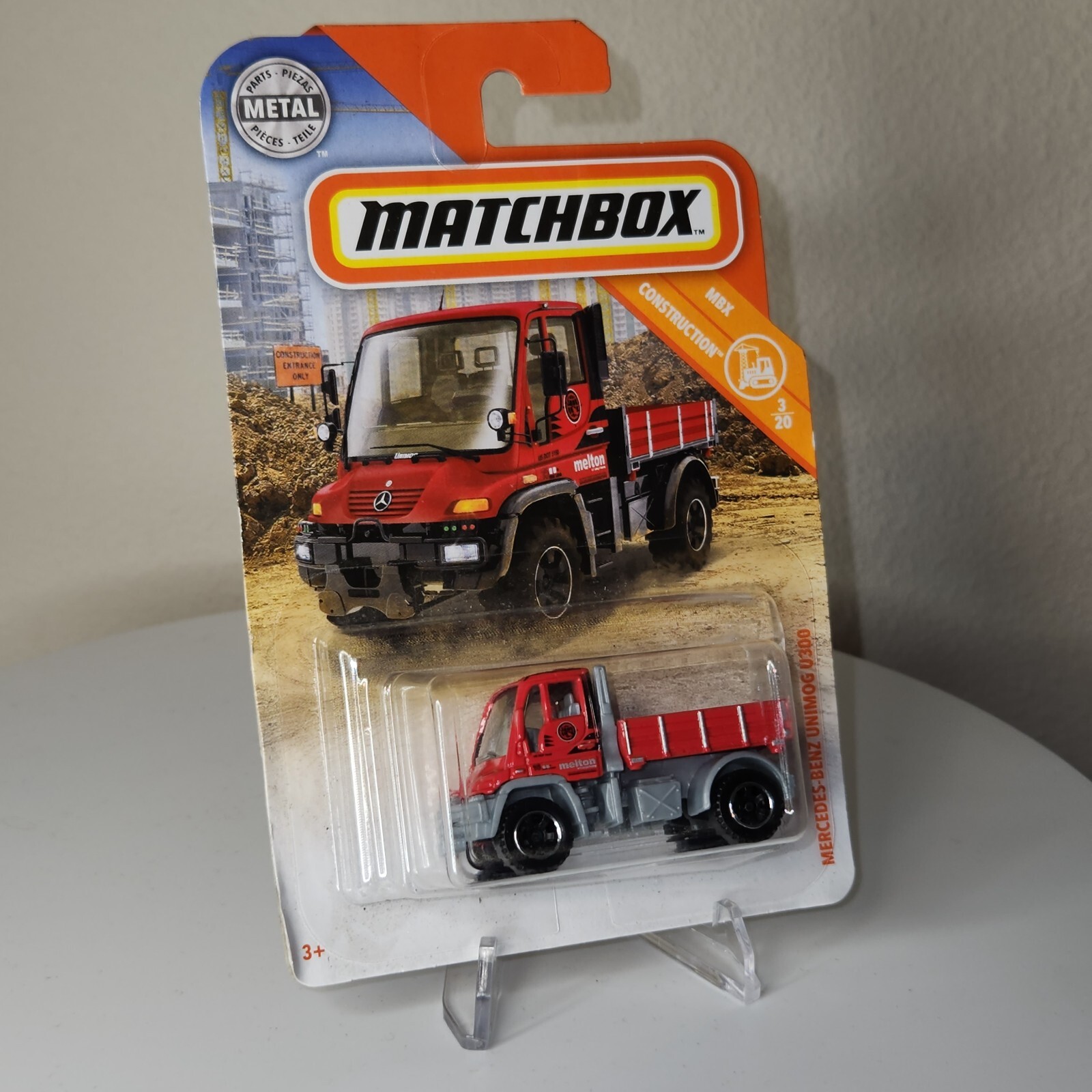 MatchBox Mercedes-Benz Unimog U300 37/10II0 MBX Construction NIB
