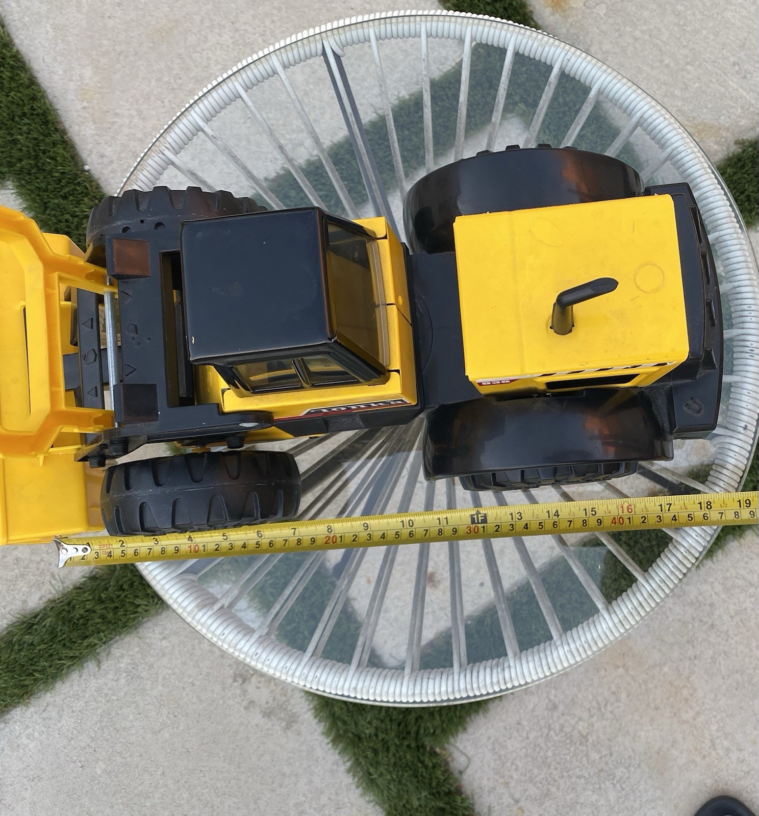 Hasbro Yellow Tonka Front End Loader Excavator 838 Metal Truck Toy 2012