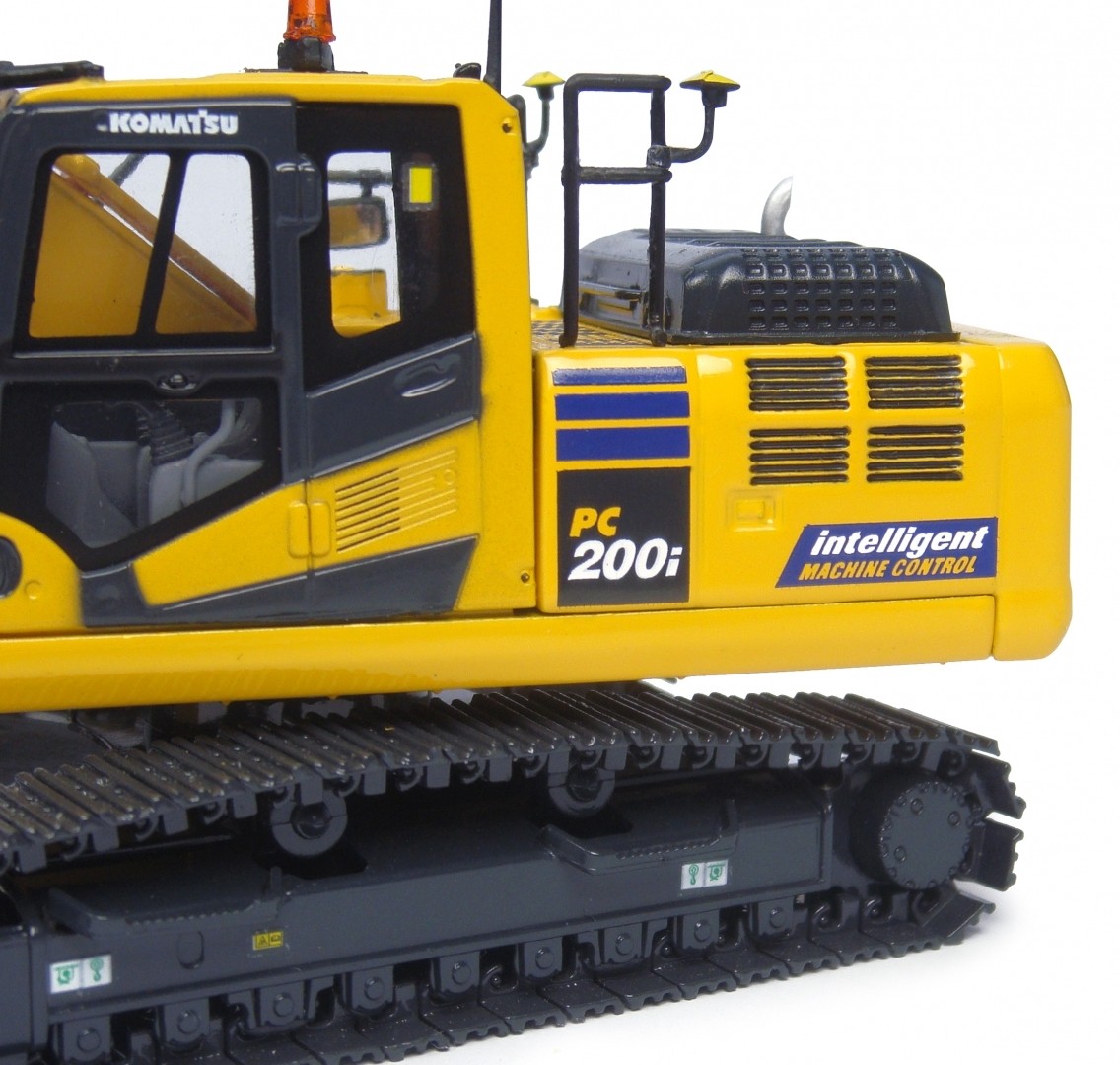 UNIVERSAL HOBBIES,KOMATSU PC200i Intelligent Machine Control Excavator, 1/50,…