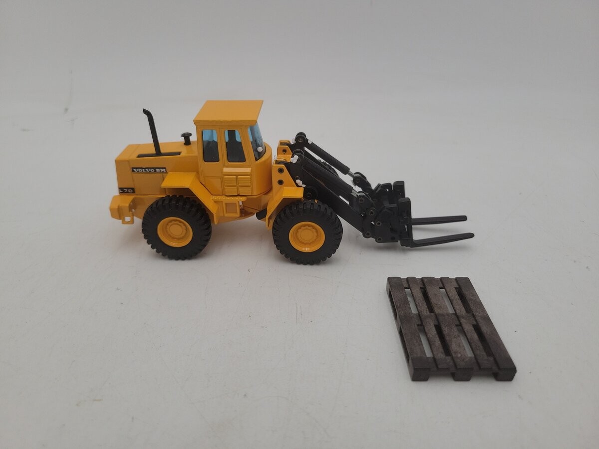 Joal 163 1:50 Scale Yellow Volvo BM L70 Compact W/Pallet Fork Die Cast Metal LN
