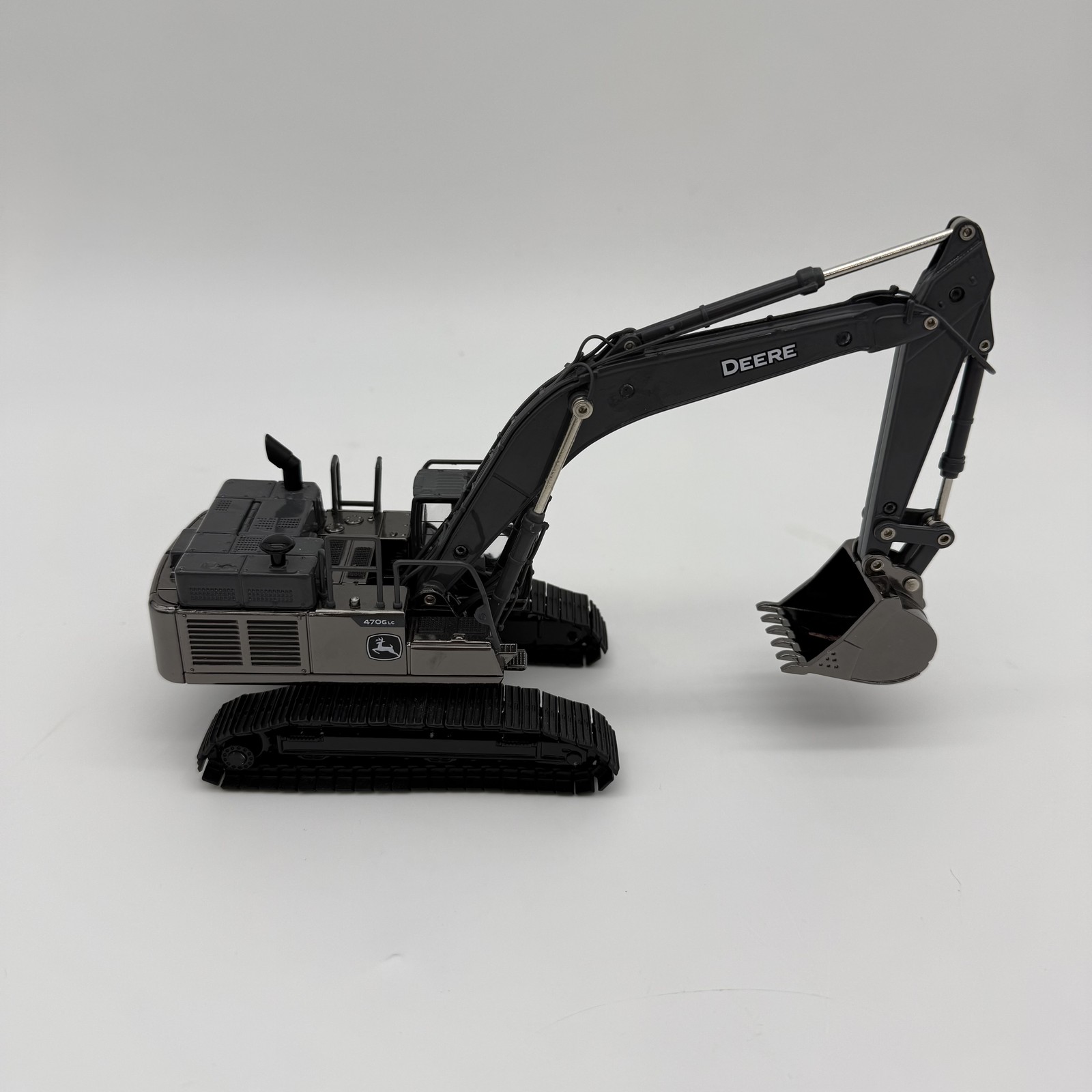 1/50 ERTL John Deere 470G LC Excavator BLACK CHROME CHASE Edition