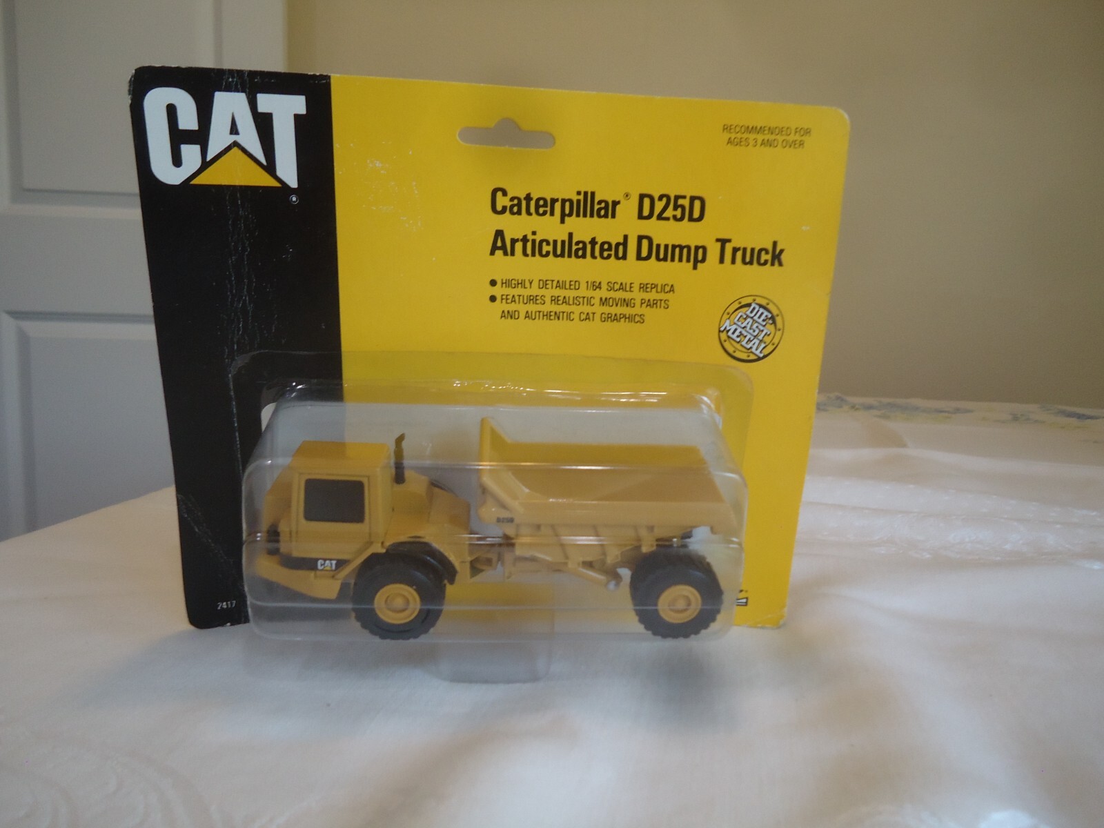 ERTL 1/64 Scale Caterpillar (CAT) D25D Articulated Dump Truck 2417