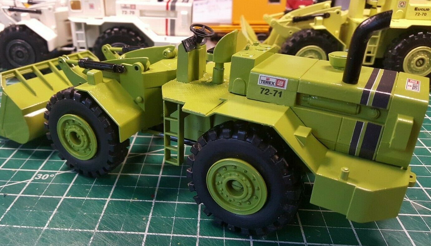 1/40 GESCHA « TEREX 72-71 » Loader w « Custom Open Cabin » – FREE SHIPPNG !!!