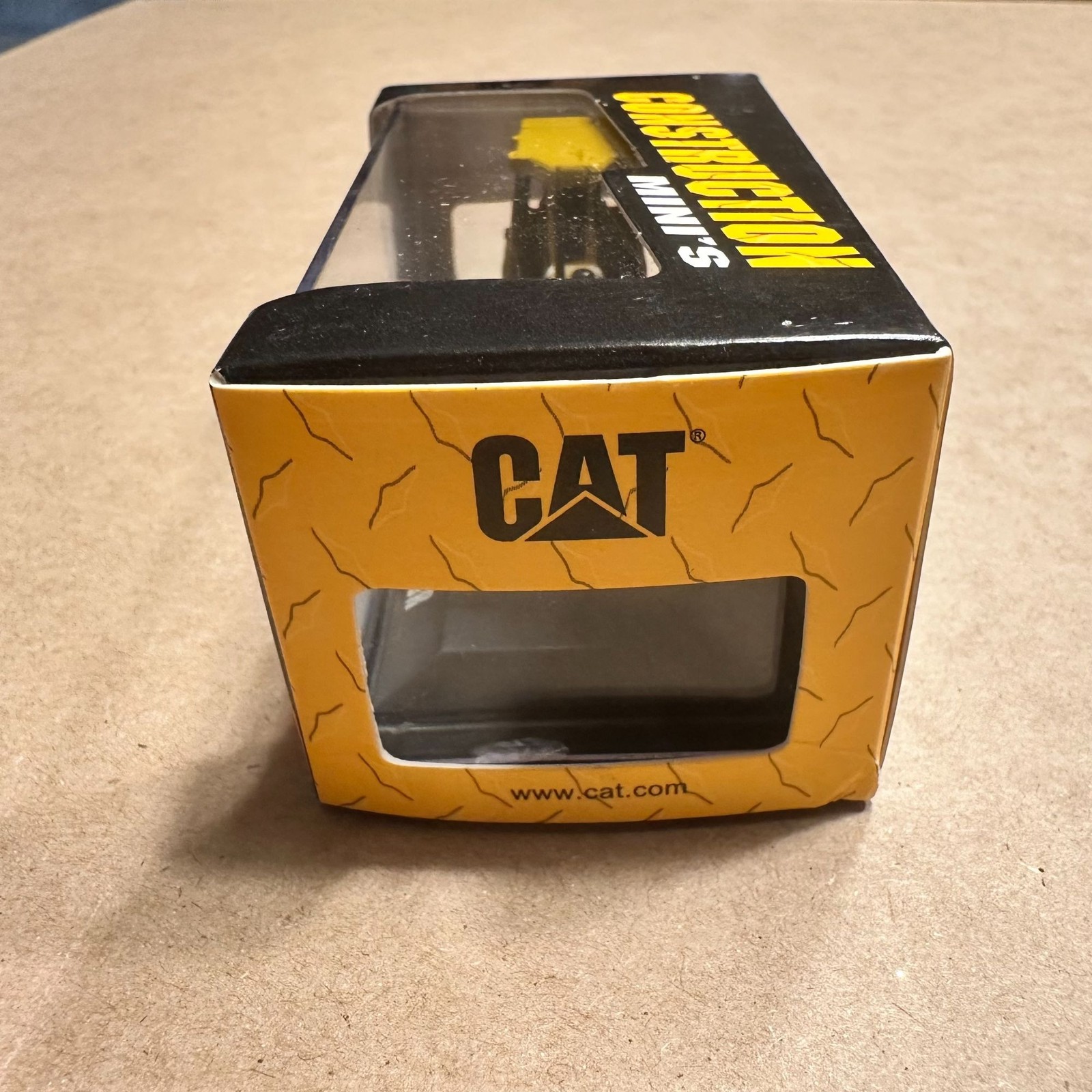 Norscot Construction Mini&rsquo;s Caterpillar D5G XL Die-Cast Metal Track-Type Tractor