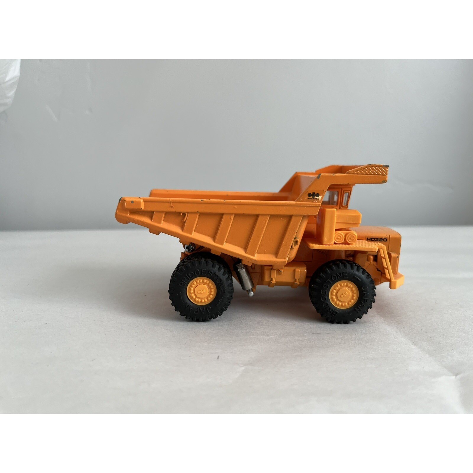 Yonezawa Komatsu Dump Truck Diapet HD320-2 Diecast 1:60 Vintage Japan Toy