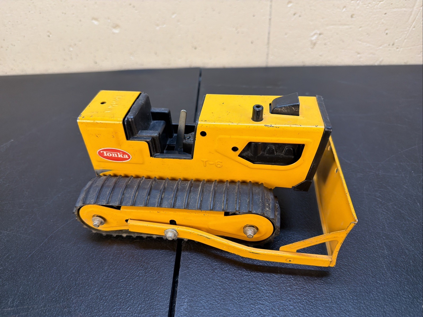 Vintage Tonka T-6 Bulldozer Track Dozer ORANGE Pressed Steel 9&Prime; Long 41240