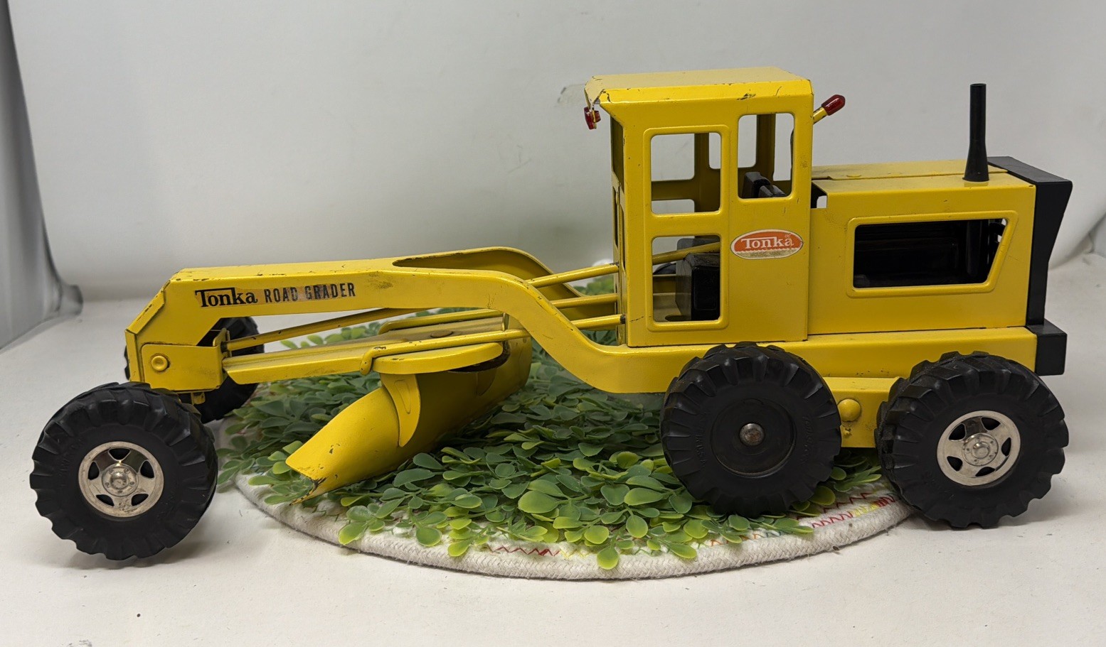 Vintage 1960s Tonka Yellow Road Grader Rolled Pressed Steel 17&Prime;