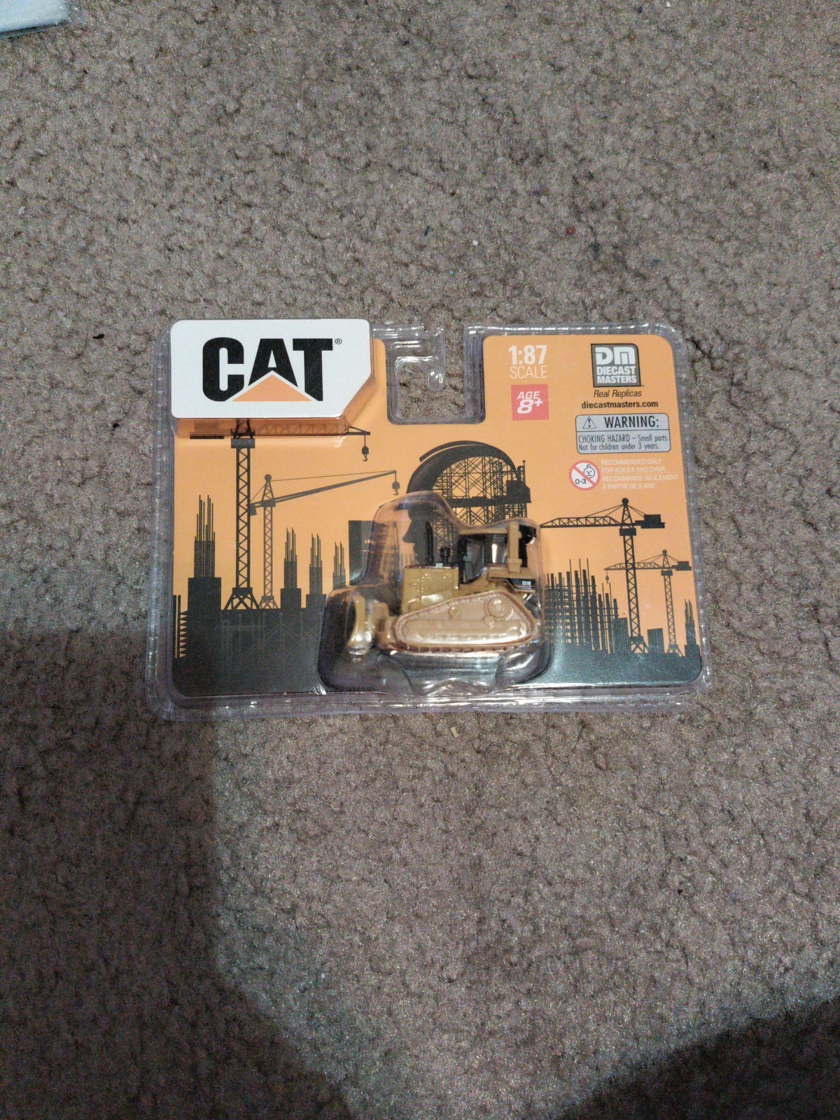 1:87 scale CATERPILLAR D5M Track-type Tractor New Sealed Die Cast Bulldozer