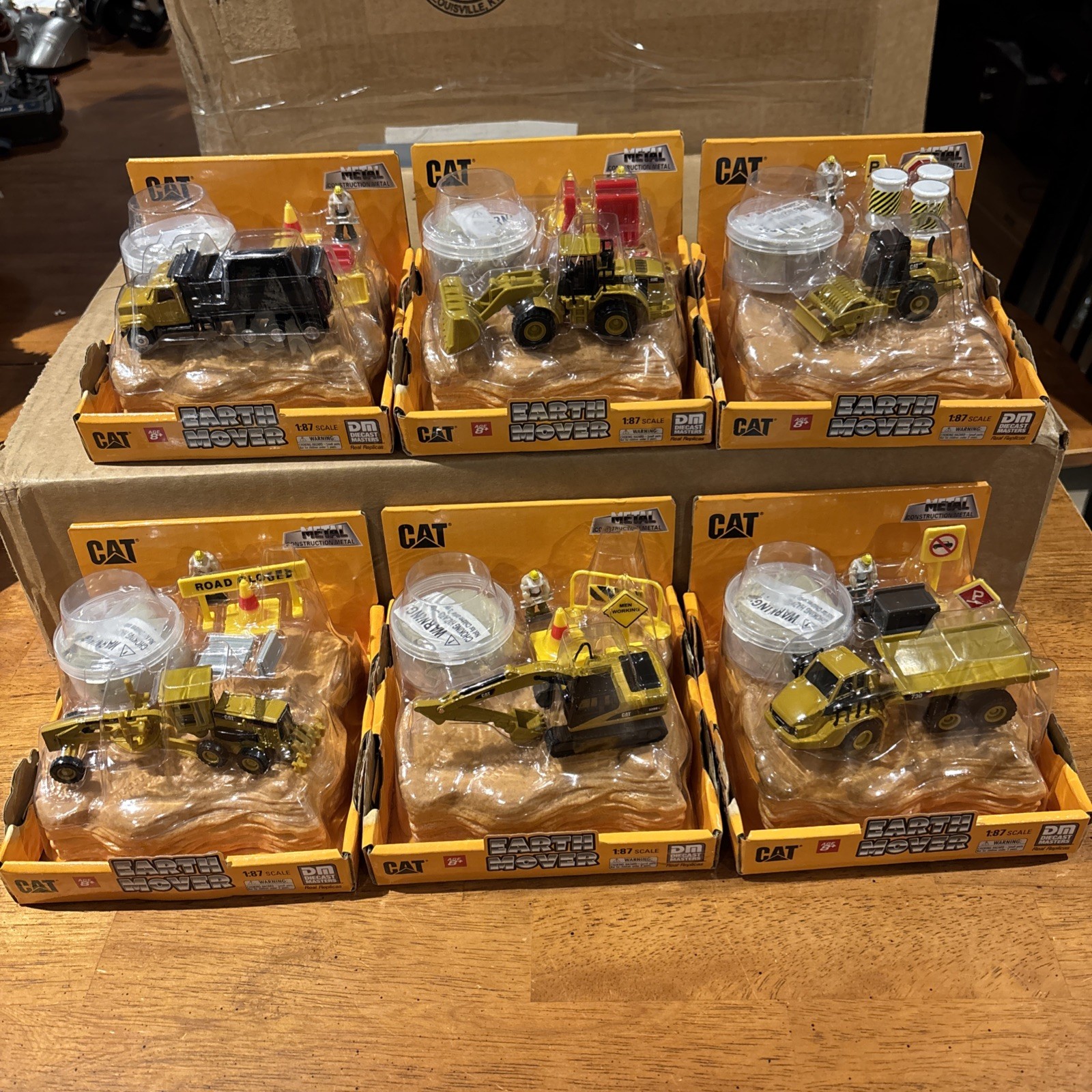 Six Diecast Masters Caterpillar Diecast Toy Replicas 1:87 Earth Movers. HO Scale