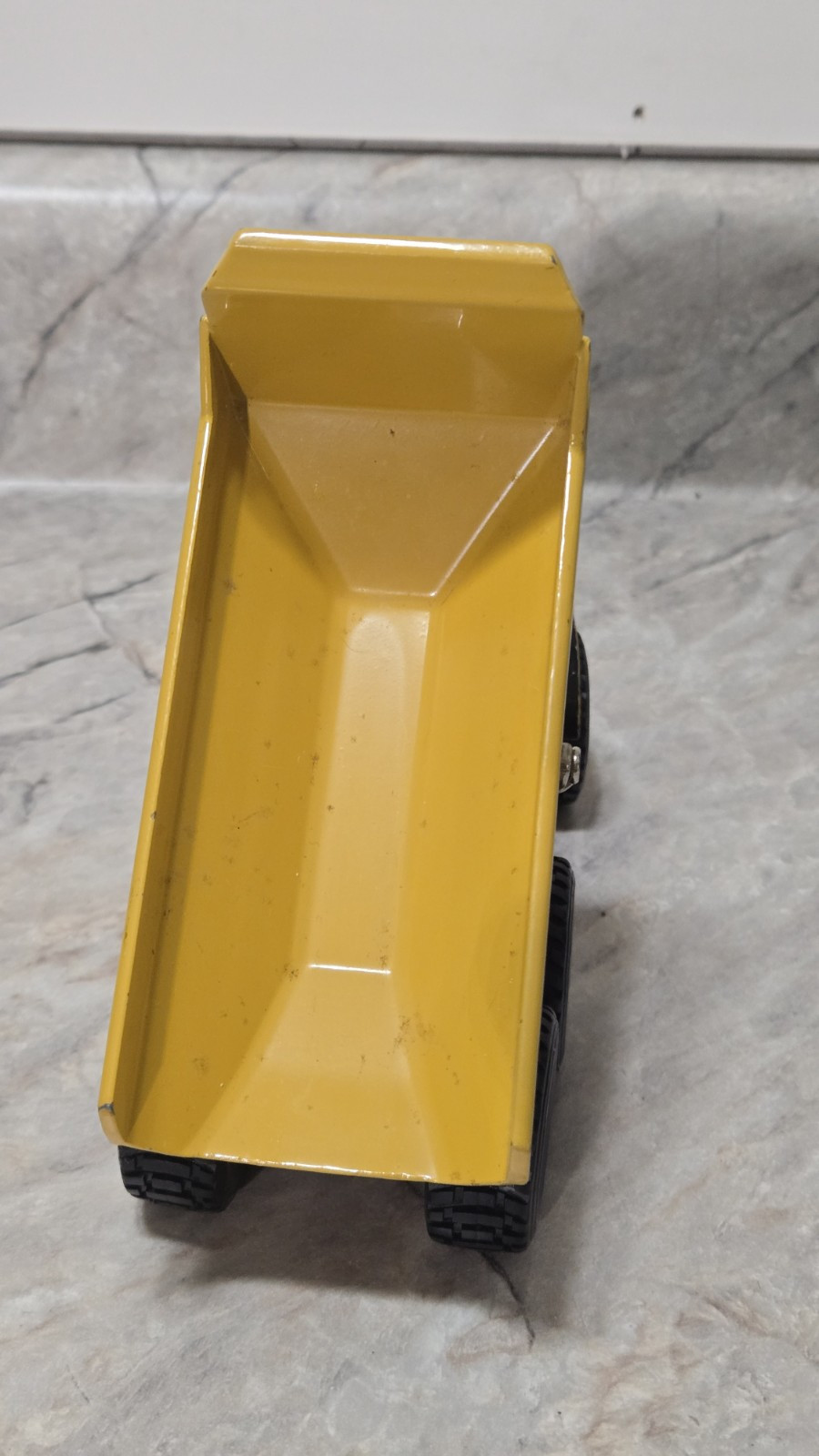 Caterpillar D350D Articulated Construction Dump Truck Diecast Ertl Yellow