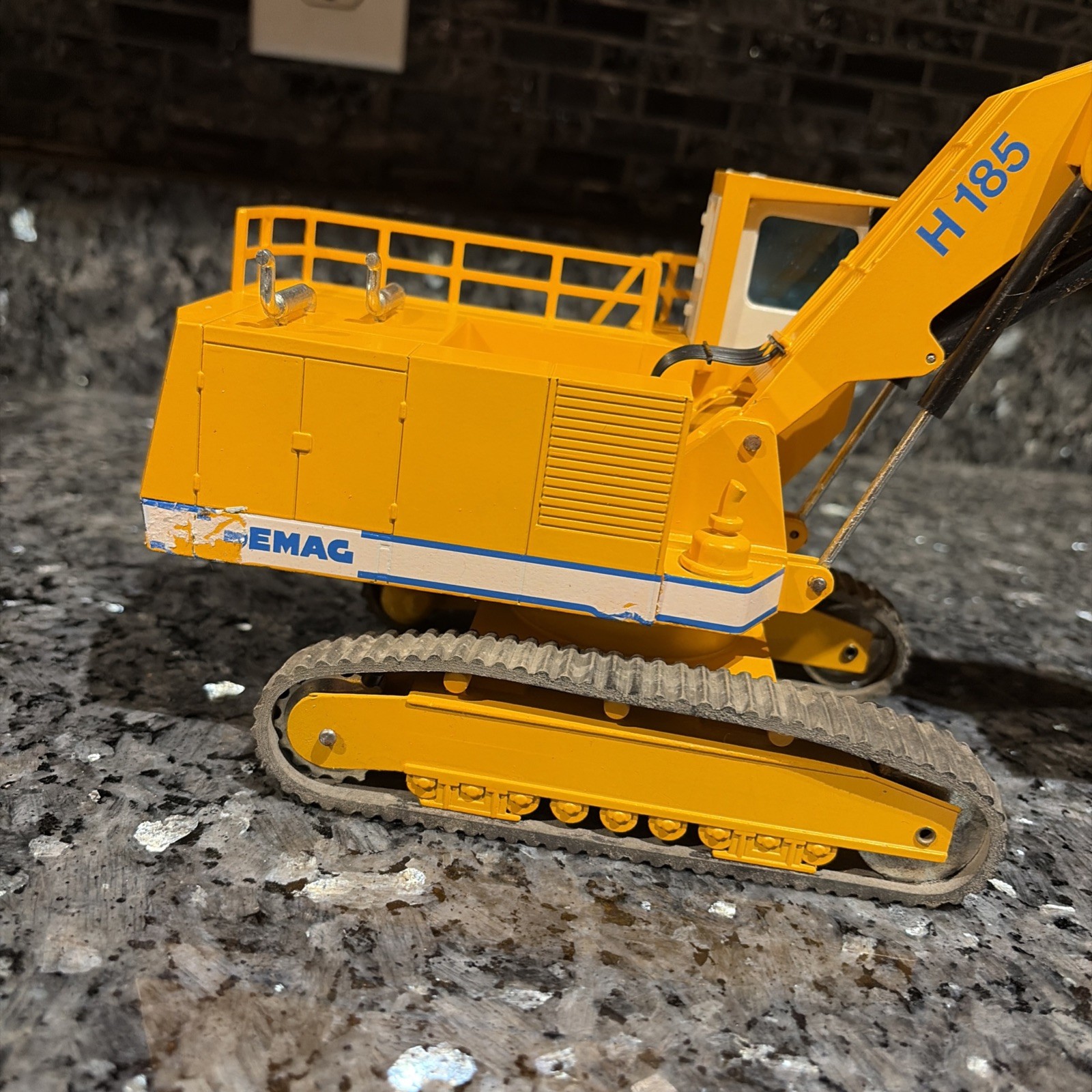 Vintage NZG 1/50 Scale Die-Cast Demag H185 Crawler Excavator #241