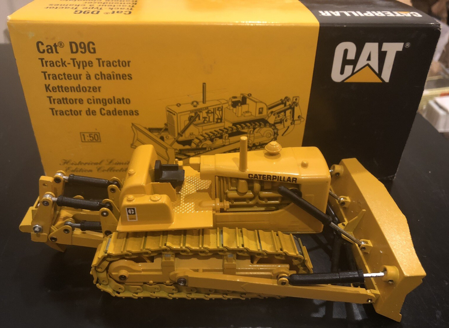 Conrad #2874 CAT Caterpillar D9G Tractor Dozer Metal Tracks – 1:50 – Limited Ed.