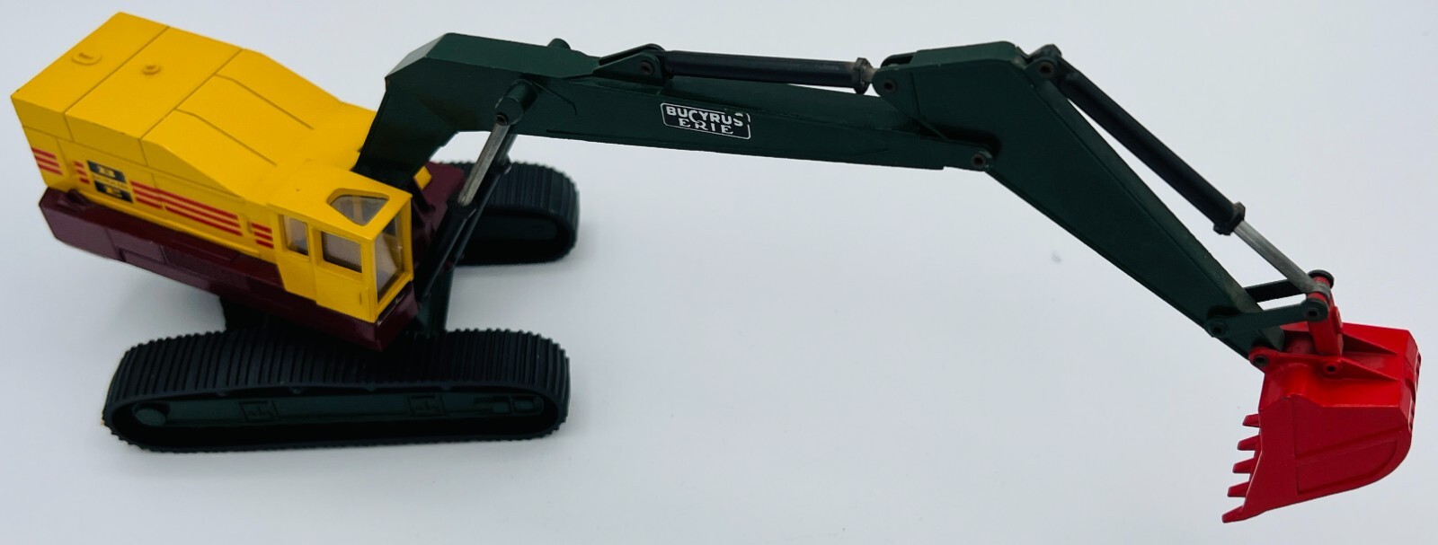 Bucyrus Erie 40-H Hydraulic Excavator red Esco bucket 1/50 Diecast NZG# 139