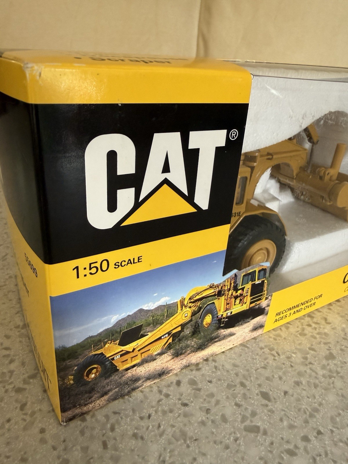 NIB Norscot 1:50 Cat 631E Scraper 55699 Die-Cast 1998