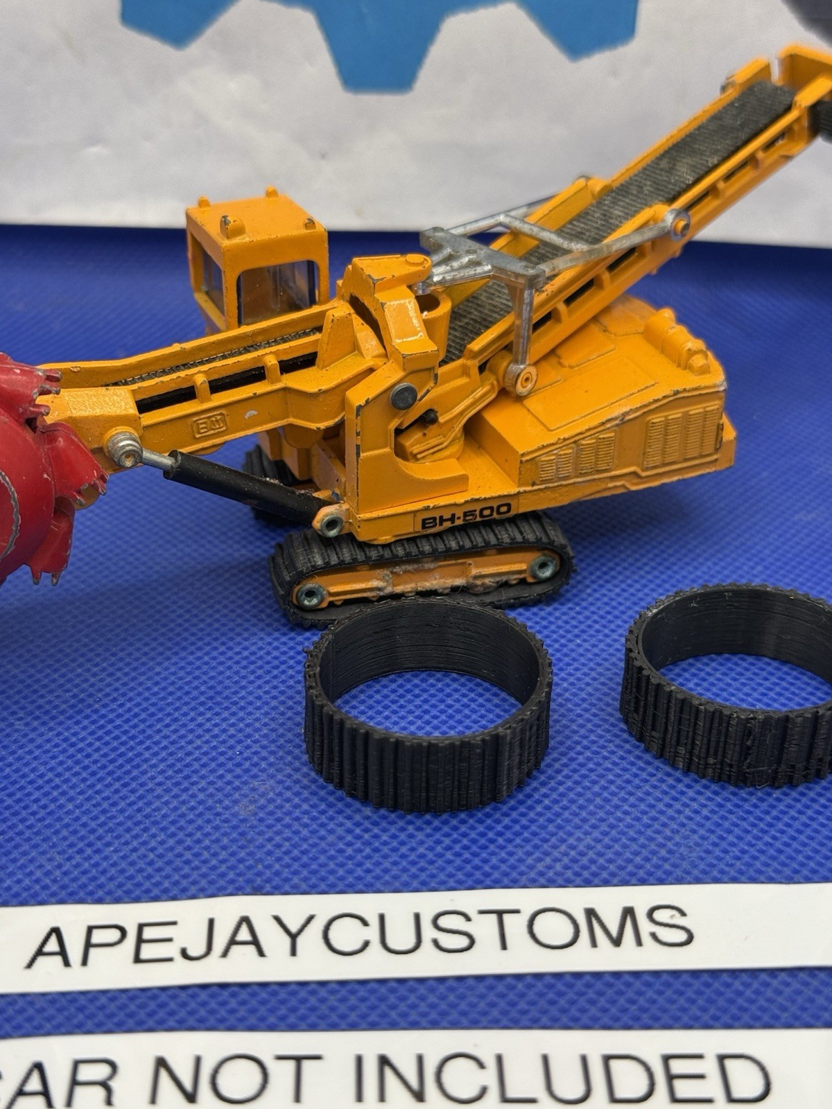1 set of new tracks for Shinsei Mini Power Hitachi bucket wheel excavator