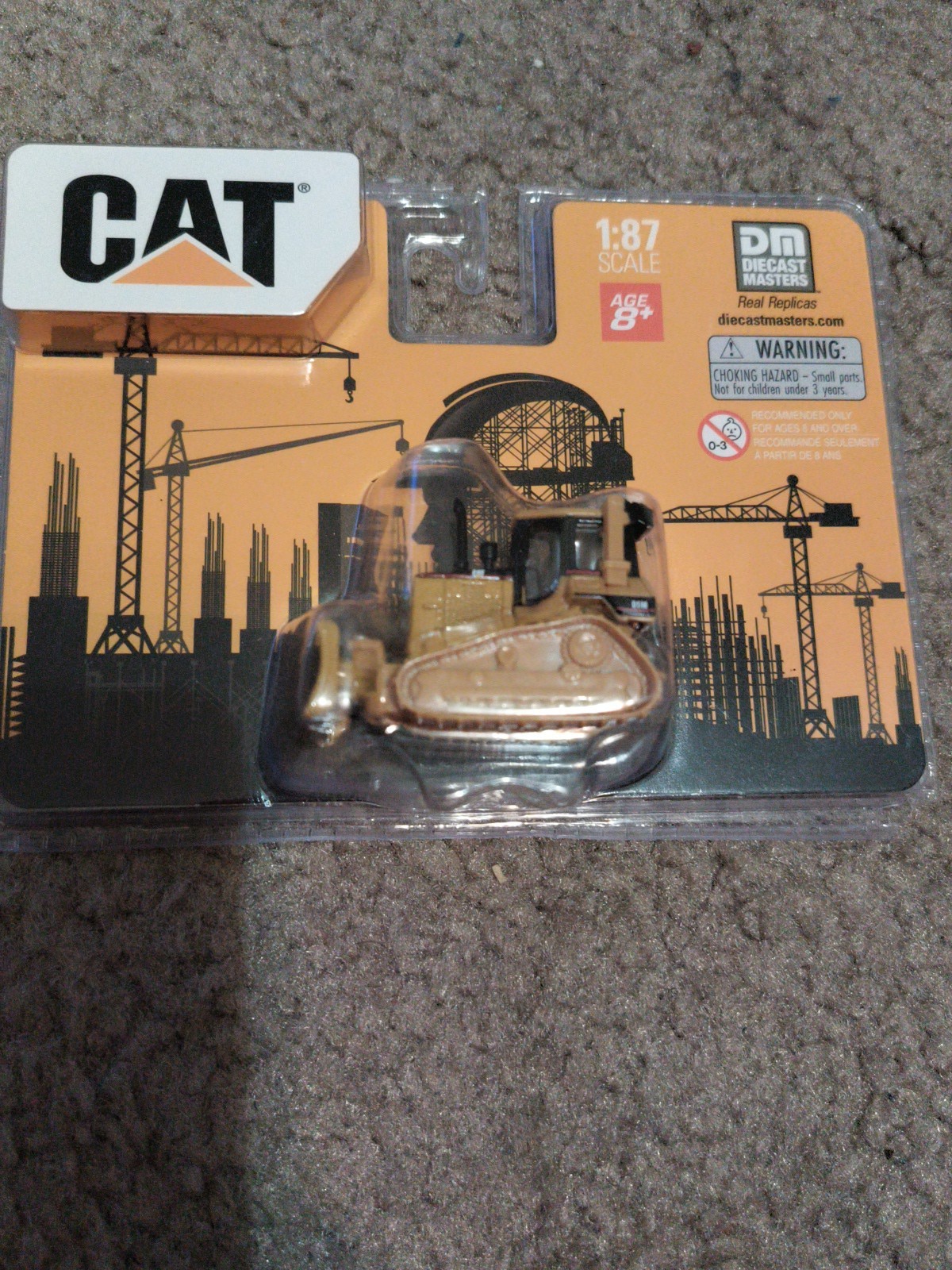 1:87 scale CATERPILLAR D5M Track-type Tractor New Sealed Die Cast Bulldozer