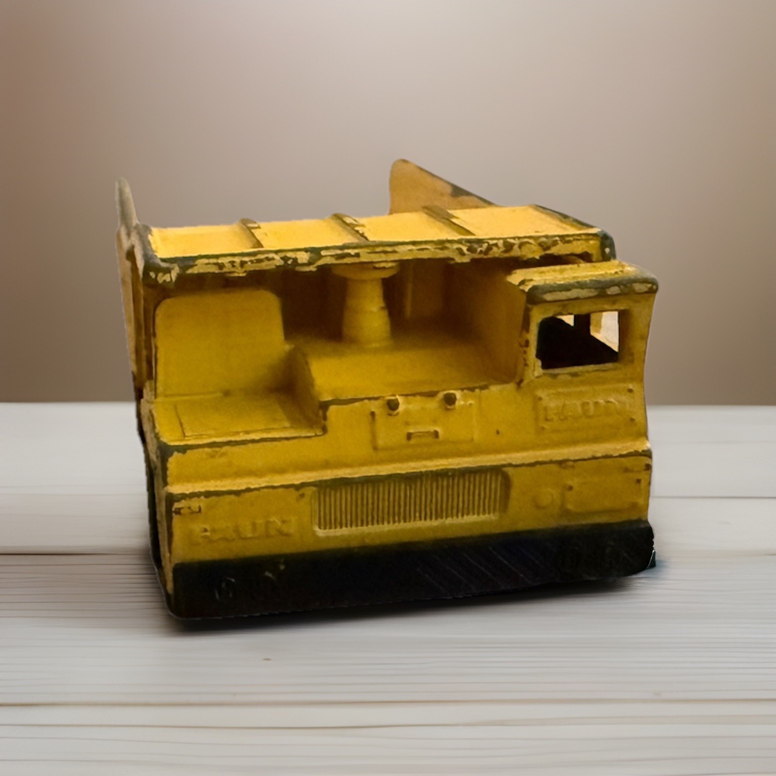 Vintage 1976 Matchbox Lesney Superfast #58 Faun Dump Truck Die-Cast