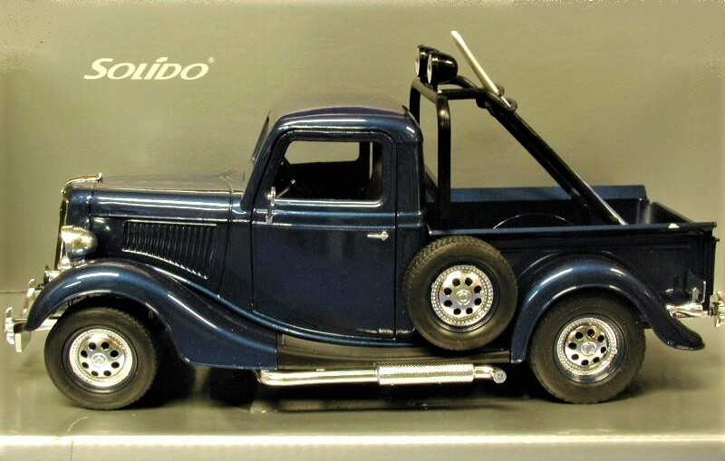 Solido 8604 Ford 1936 Pickup w/Light bar & Surfboard 1/18 France Die-cast MIB