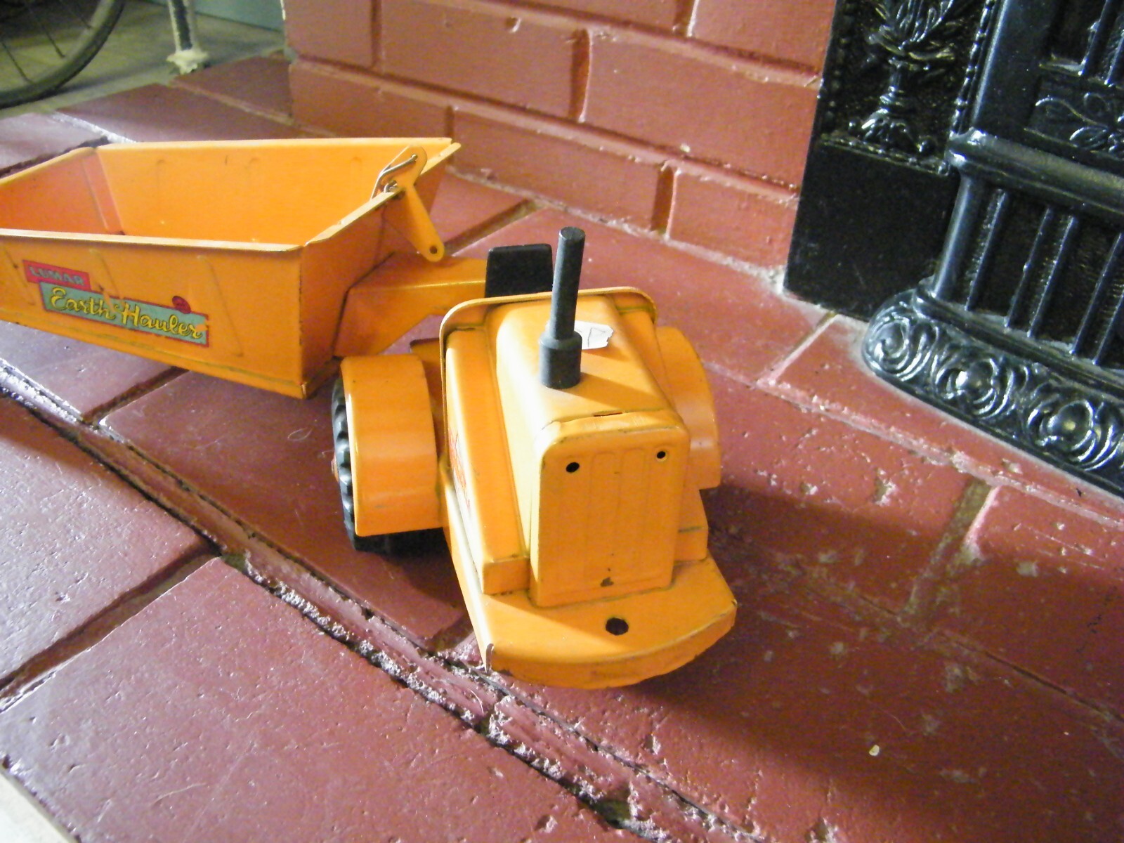 Vintage Marx Pressed Steel Lumar Contractor Earth Hauler MINTY