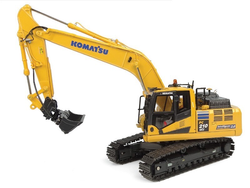 Universal Hobbies 8157 Komatsu PC210LC-11 IMC 2.0 Excavator 1/50 Die-cast MIB