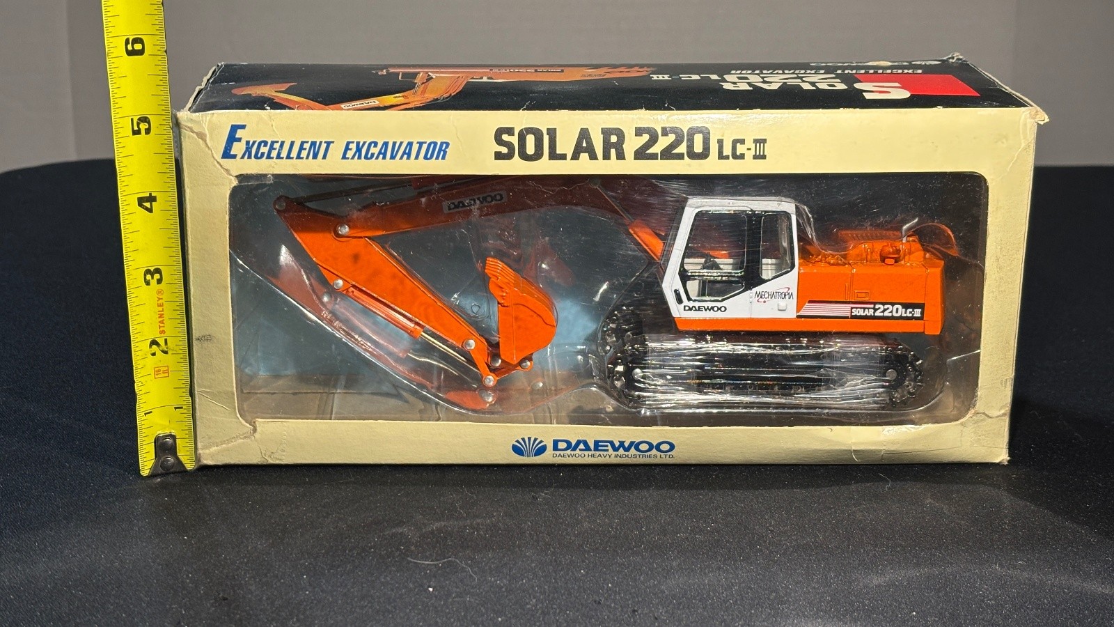 Daewoo Solar 220LC-III 1/40 Scale Diecast Excavator Original Box