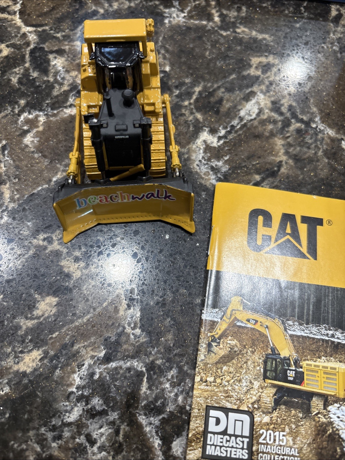 CAT D9T Track- Type Tractor Collectible Diecast Scale Model Replica 85209