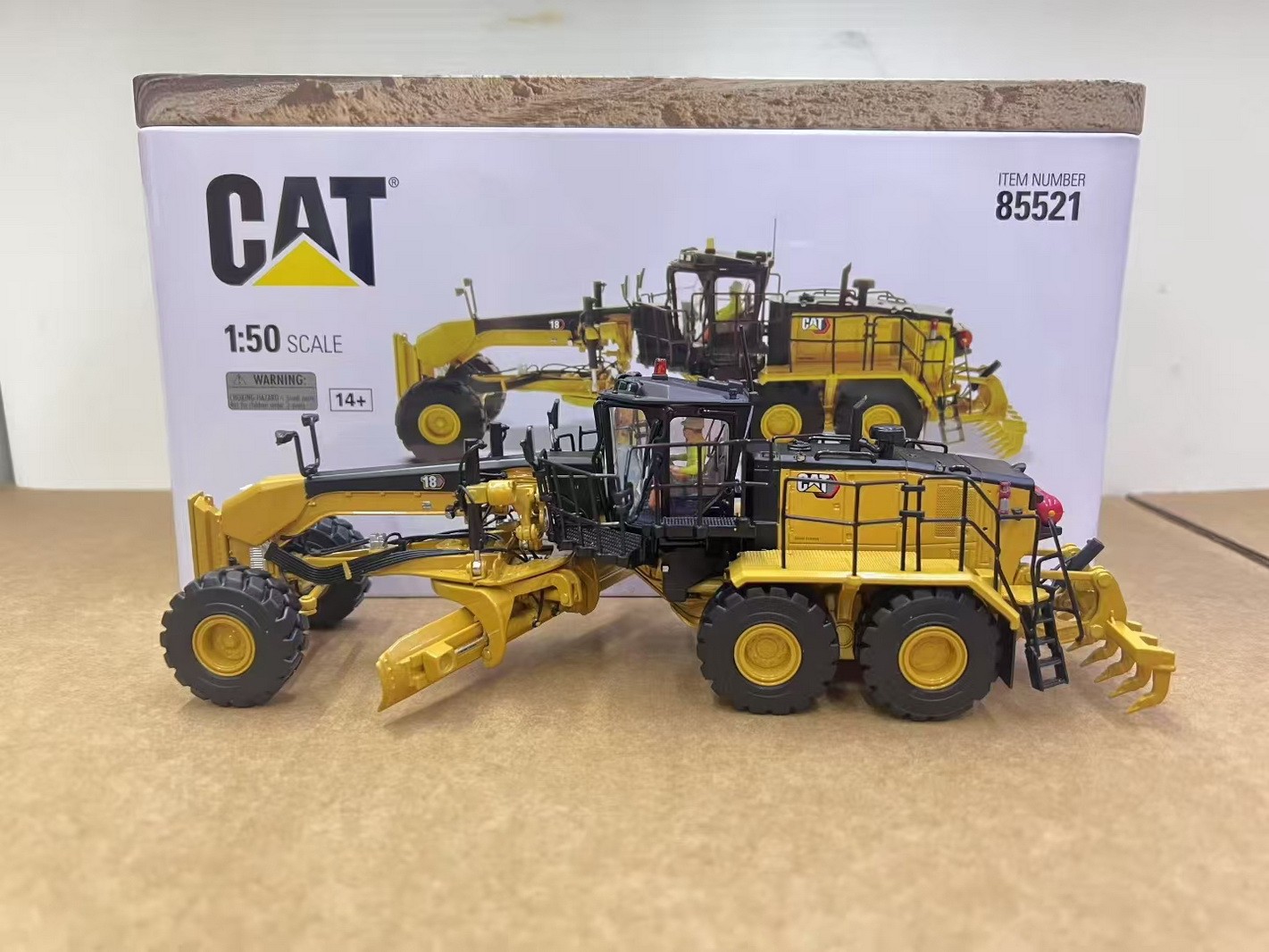Diecast Masters 1/50 Scale CAT 18 Motor Grader Diecast Model Toy 85521