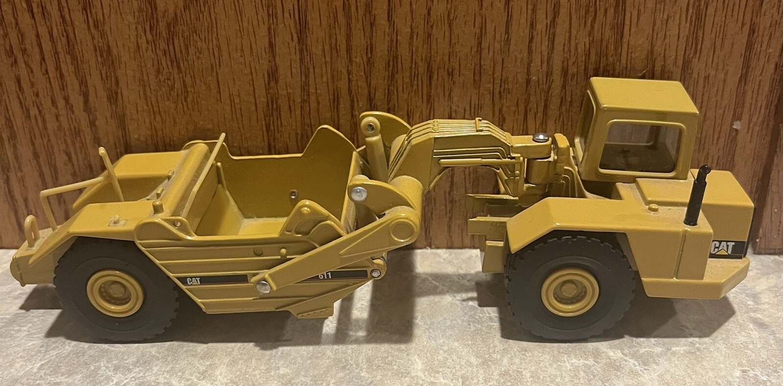 Norscot CAT Die Cast 611 Scraper Earthmover 1/64 Scale