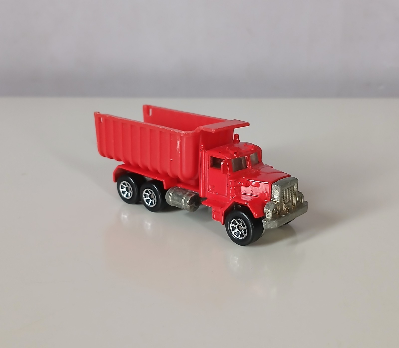 Hot Wheels Peterbilt Dump Truck
