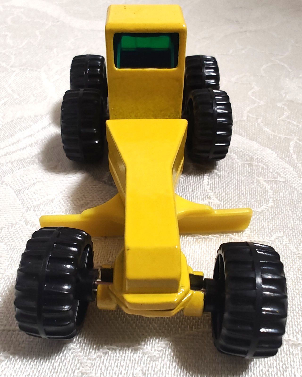 Vintage 1994 Tonka Diecast Metal Yellow Construction Road Grader 3.5&Prime; 1:64 Scale