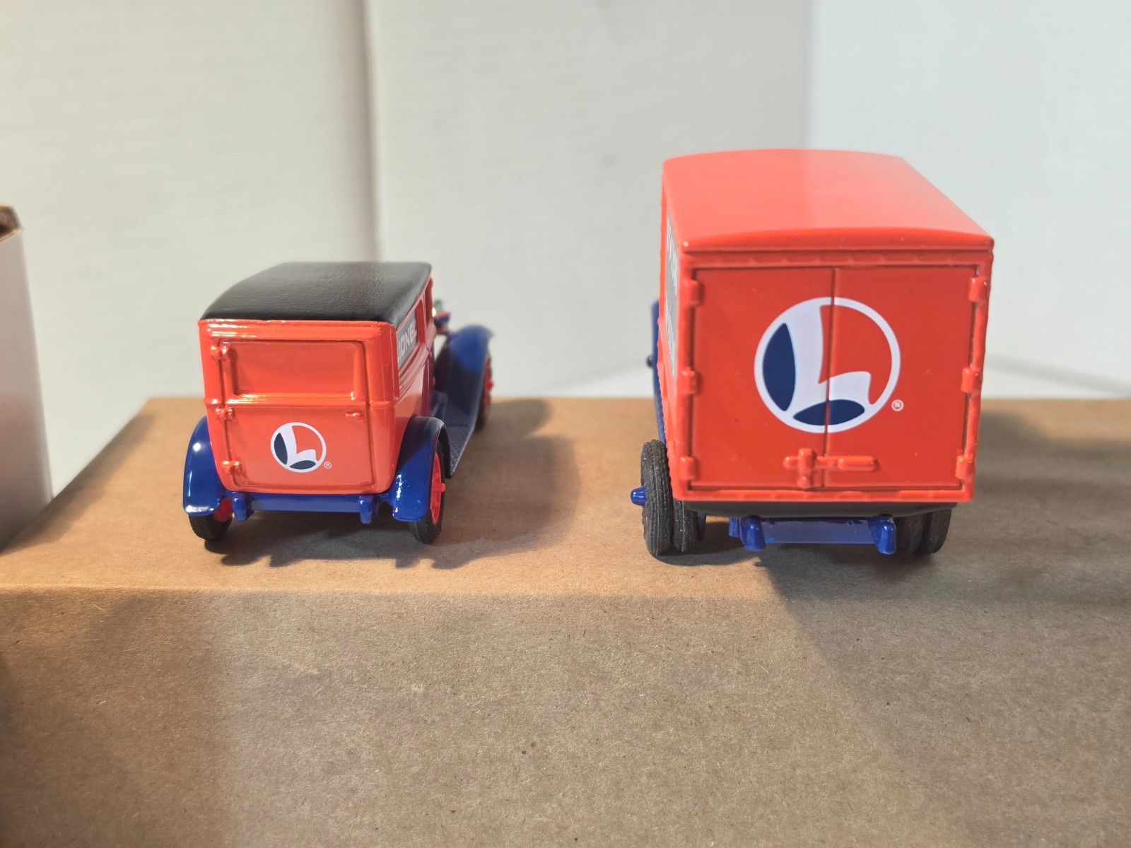 ERTL Lionel Eastwood Automobilia Stock # 3522 Chevy Service Trucks New