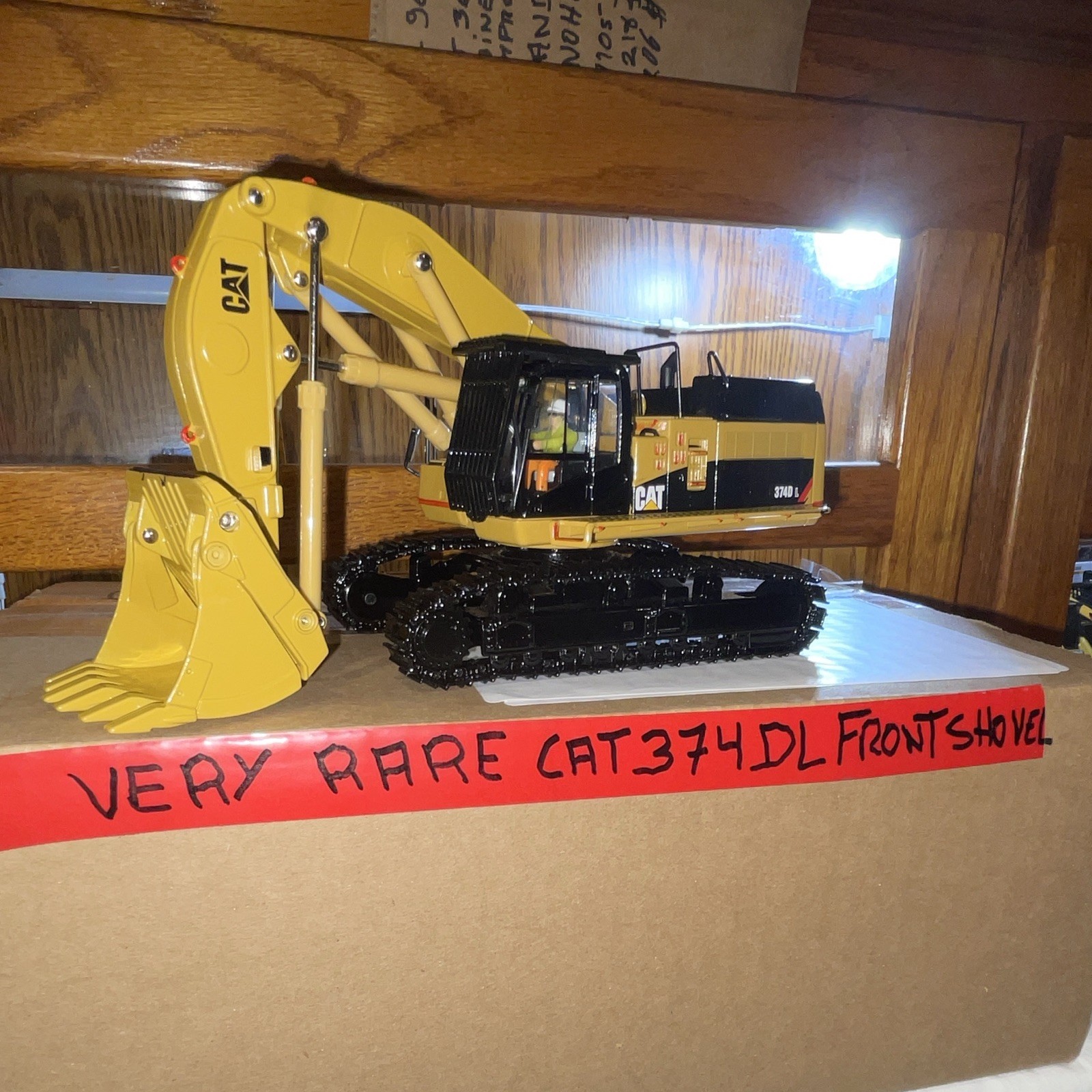 CAT 374D L Tracked Excavator Diecast Model 1:50 Front Shovel Yellow Black