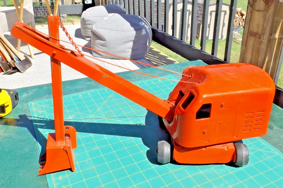 Vintage 1950&rsquo;s Toy Structo Steam Shovel Bucket Excavator Crane Pressed Steel