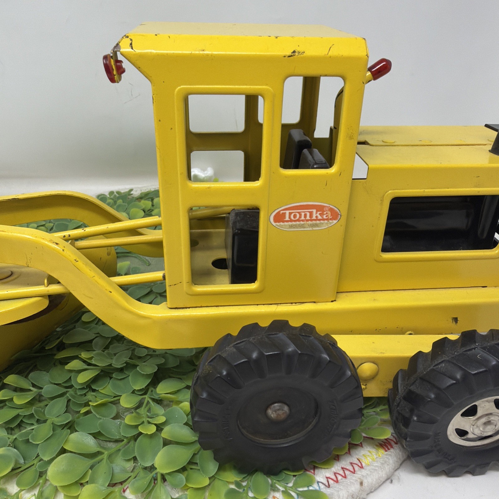 Vintage 1960s Tonka Yellow Road Grader Rolled Pressed Steel 17&Prime;