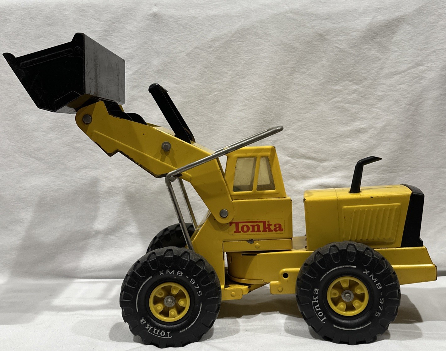 Vintage 1970’s -80’s Tonka Pressed Steel Front Loader XMB-975