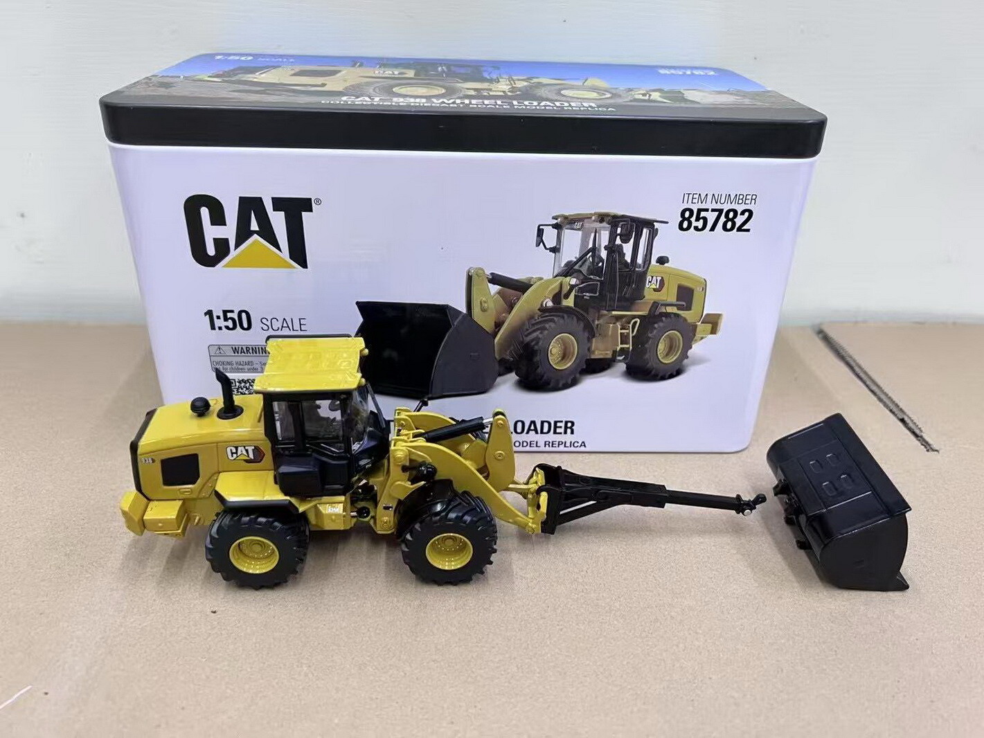 Diecast Masters 1/50 Scale CAT 938 Wheel Loader Diecast Model Toy Gift 85782