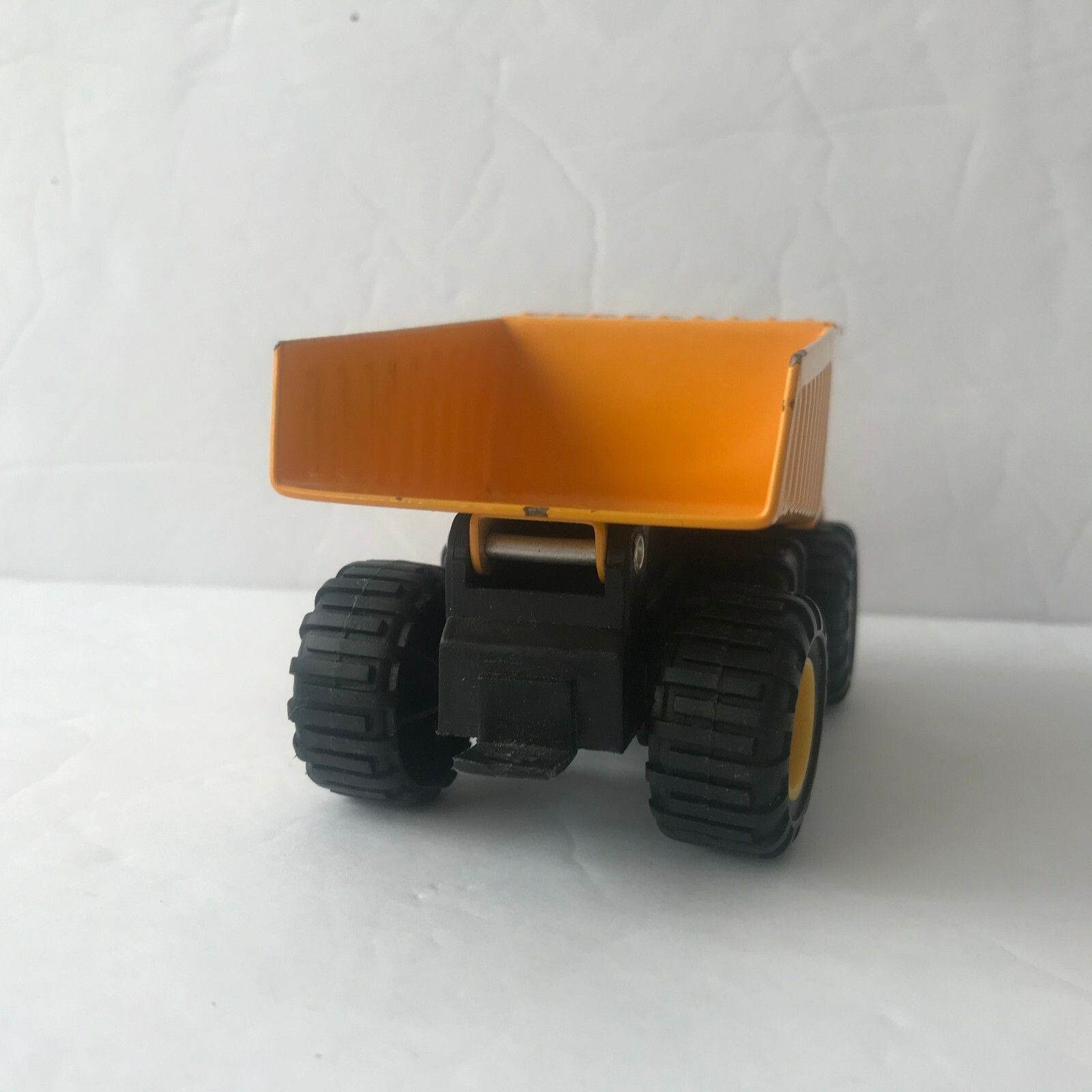 SOMA Mighty Wheels Dump Truck Front End Loader Construction Yellow Metal Plastic