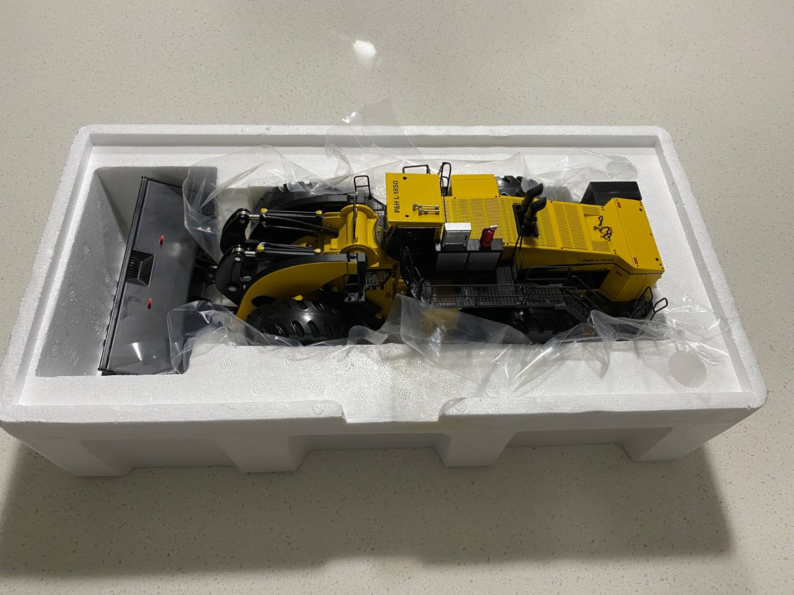 Komatsu L-1850 Wheel Loader – Weiss Bros 1:50 Scale Diecast Model #WBR034 New