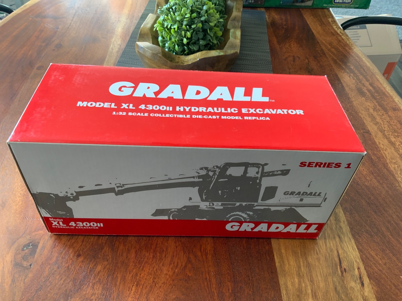 Gradall XL 4300ll Hydraulic Excavator 1:32 Series 1 RARE NEW