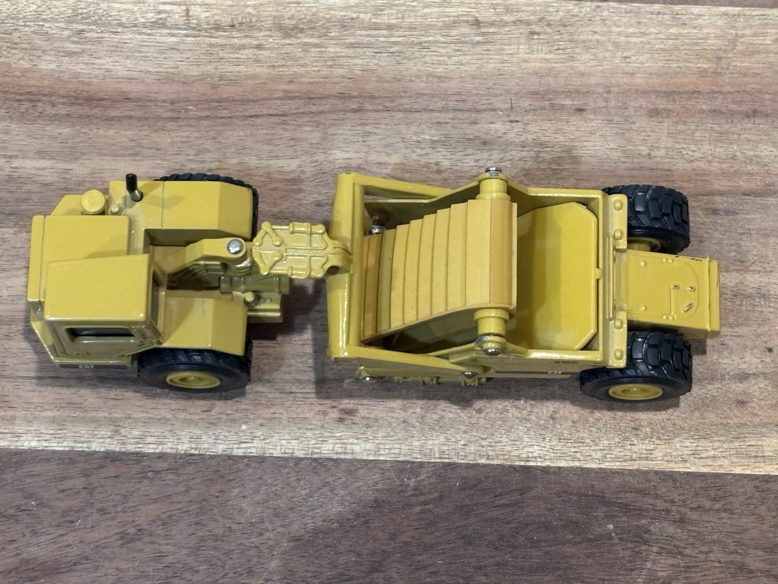 ERTL DIE CAST CAT Caterpillar 613C Wheel Tractor Elevating Scraper 1/64 Scale