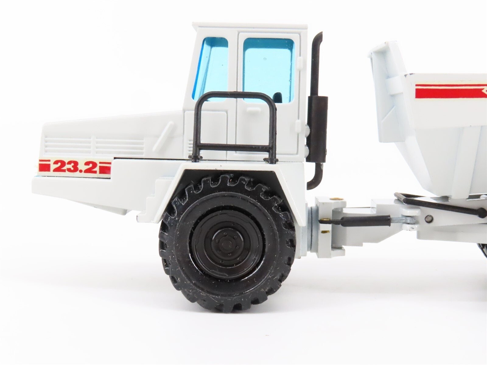 O&K Faun D23.2 Articulated Dump Truck – White – NZG 1:50 Scale Model #301 New