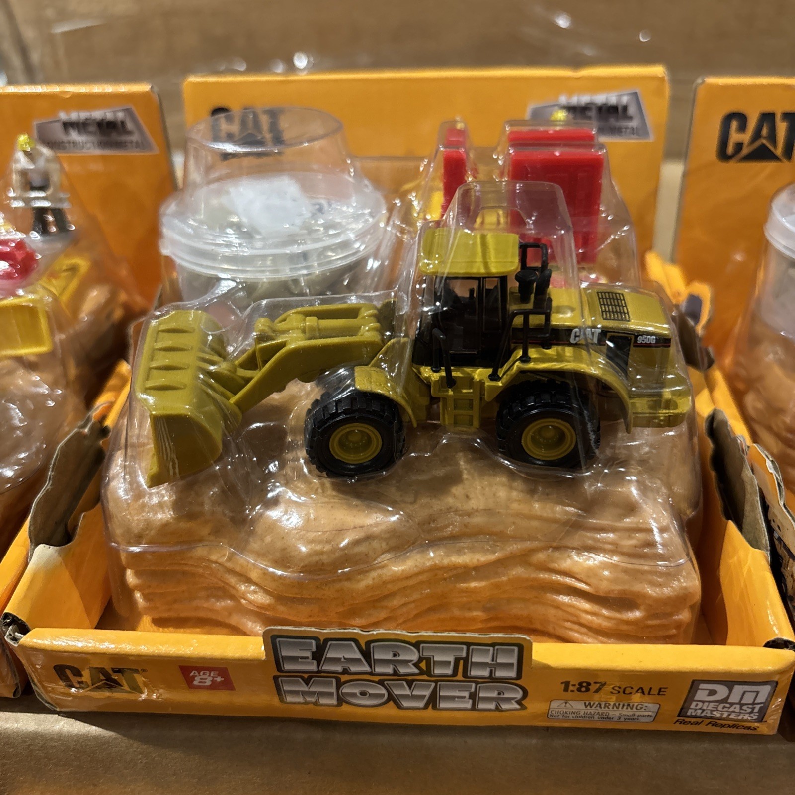 Six Diecast Masters Caterpillar Diecast Toy Replicas 1:87 Earth Movers. HO Scale