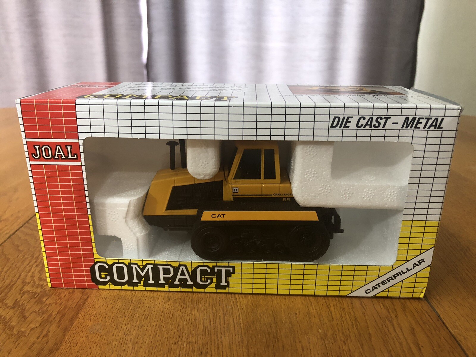 NEW JOAL COMPACT CATERPILLAR CAT CHALLENGER 65 TRACTOR 1/50 DIECAST METAL SPAIN