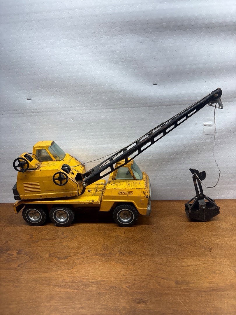 Vintage Nylint Michigan Shovel Crane Truck Pressed Steel Toy Clamshell Bucket