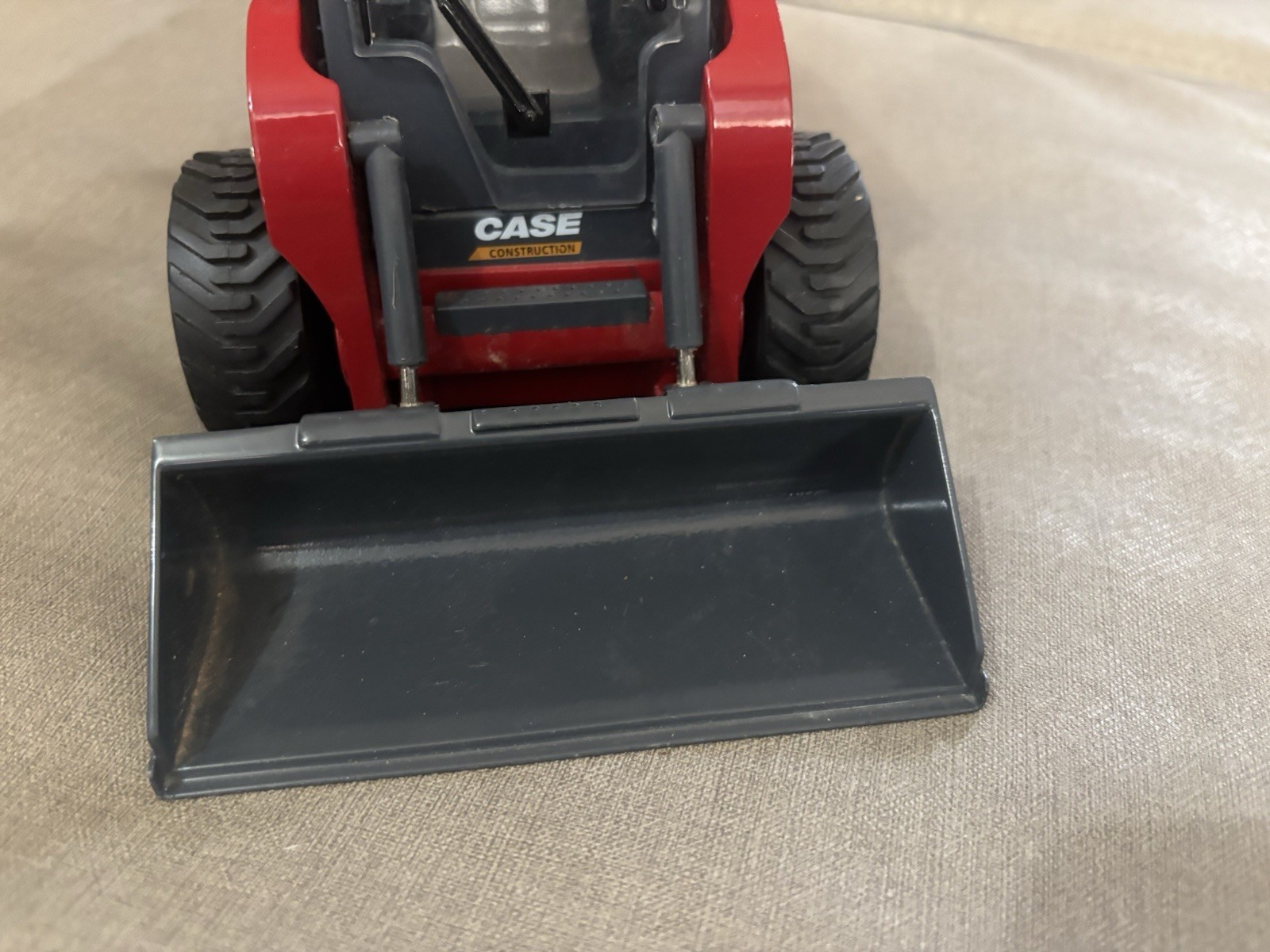 CASE SV340 1/16 Skid Steer Loader Red Gray Black Plastic Model
